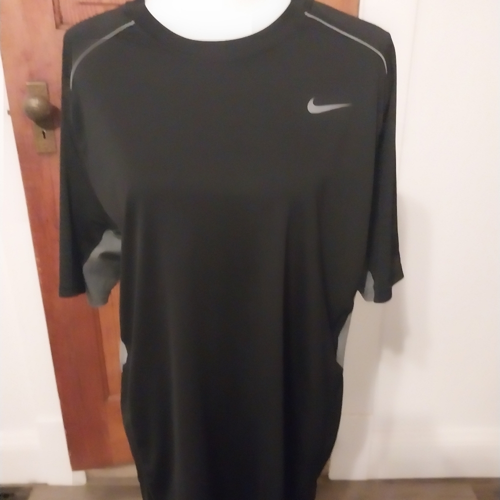 Mens Nike dry fit shirt